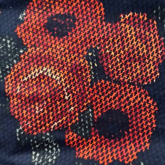 LuLaRoe Red Poppy Cross Stitch like Pattern Leggings - Picture 3 of 5